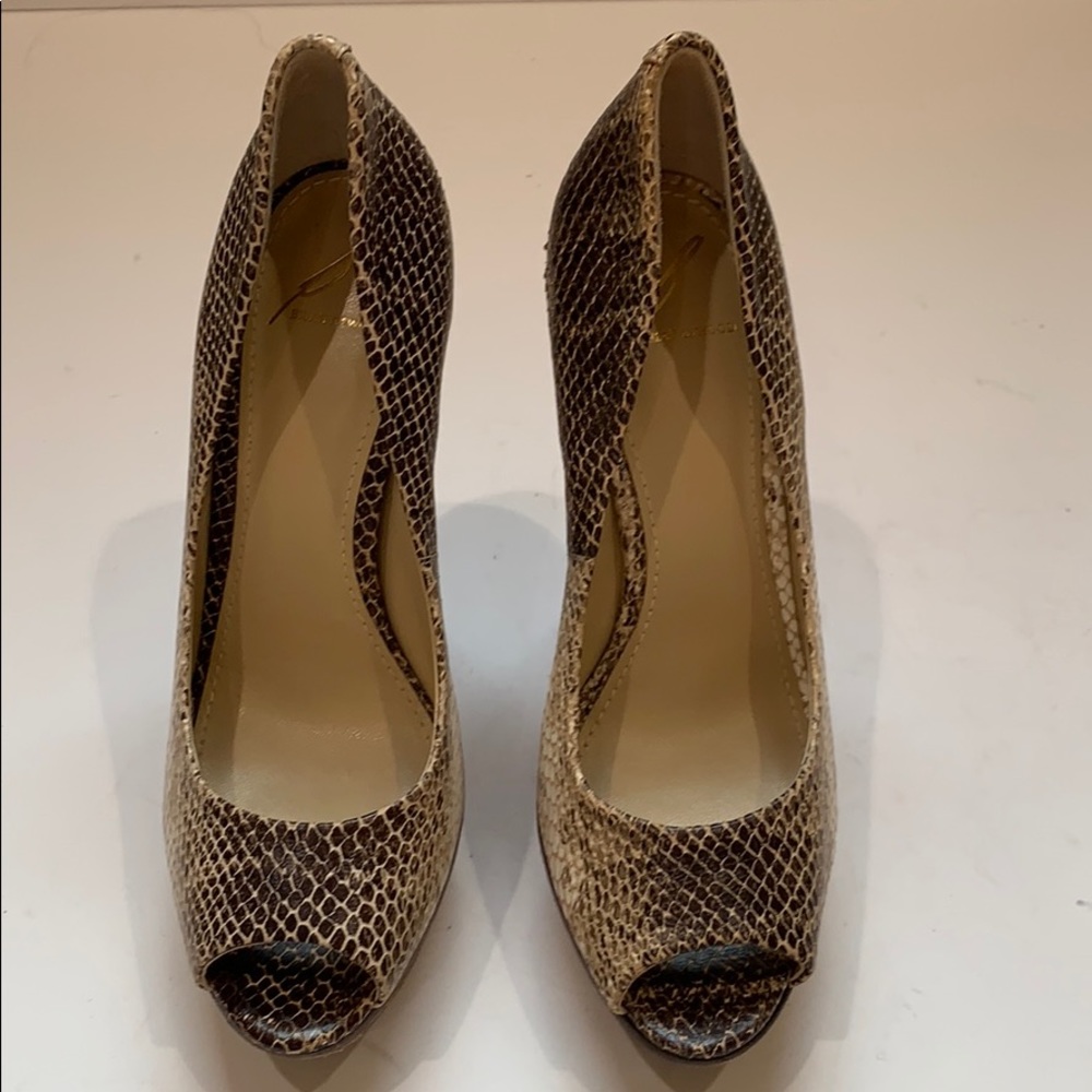 Shoes - Picture 2 of 9